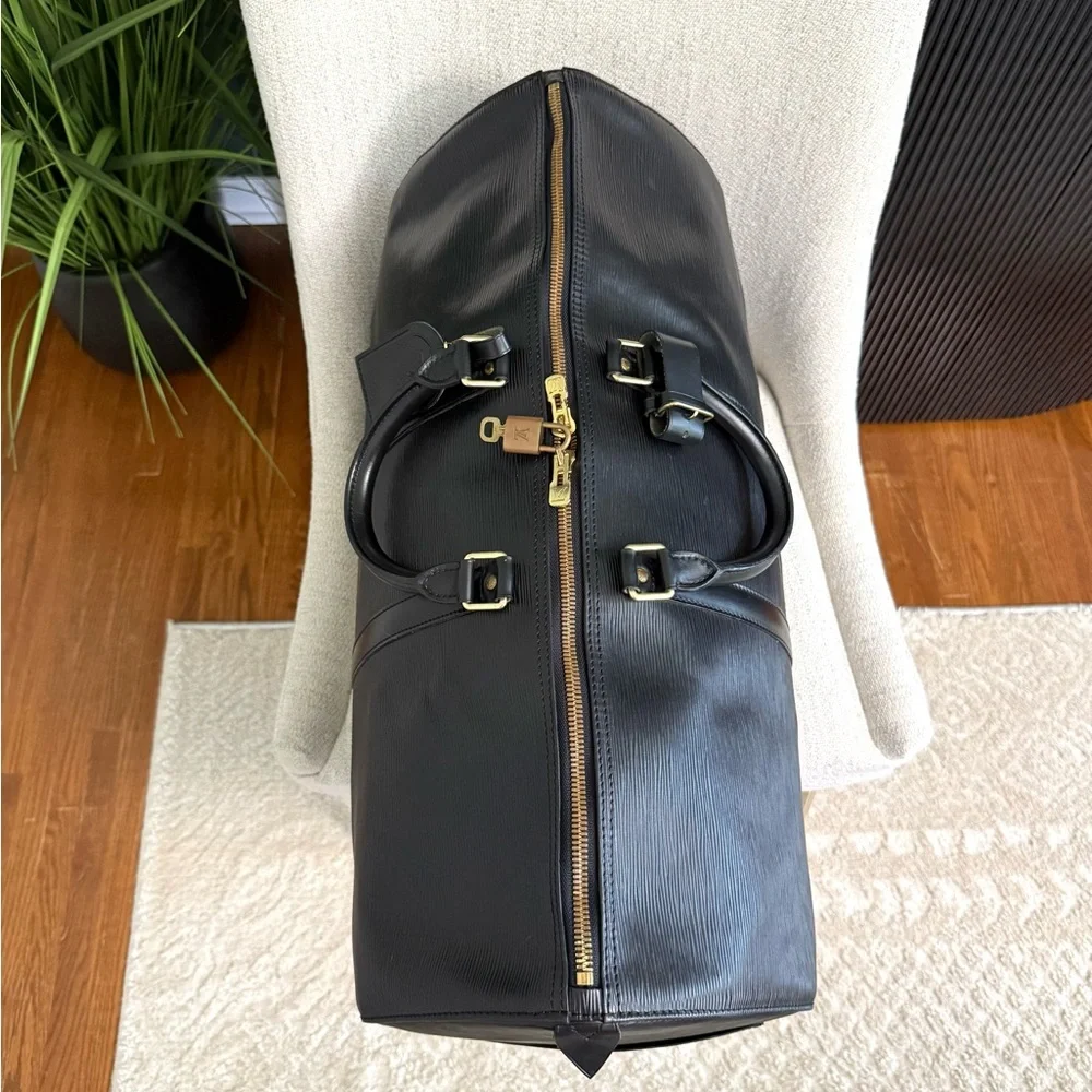 Authentic Louis Vuitton unisex Keepall 55 bag black Epi leather - Picture 11 of 16